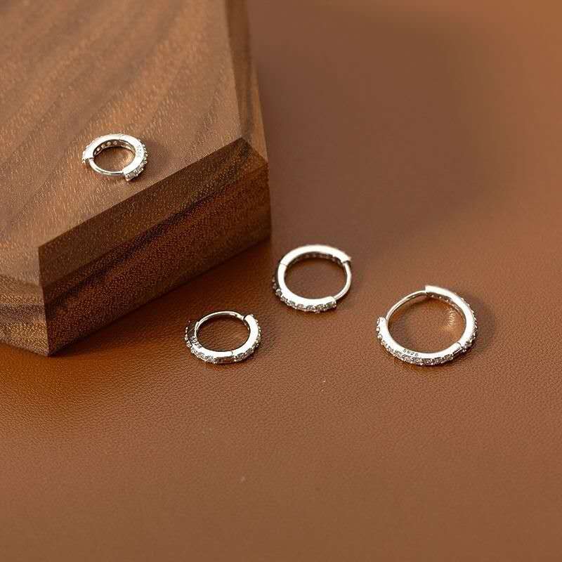 Sparkling Diamond Round